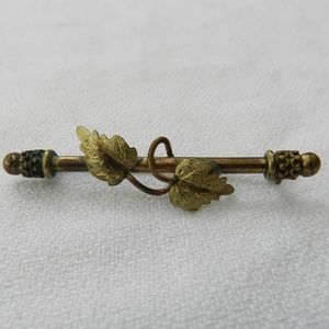 Victorian Leaf Bar Pin Brooch